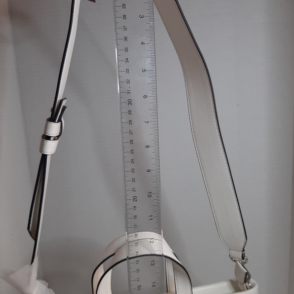 DKNY white zip top tote NWT - Picture 9 of 11